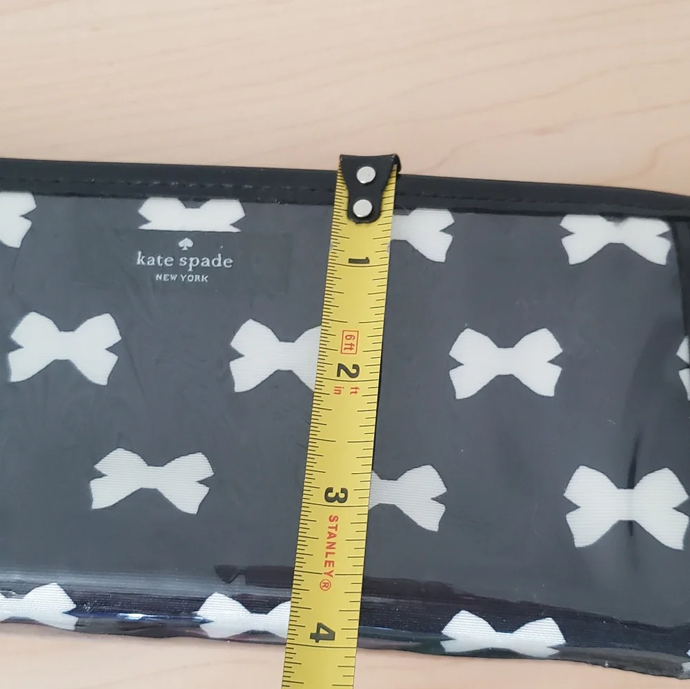 Kate Spade East West Heddy Tuxedo Court Black Cream Bow Make-up Bag Pouch
